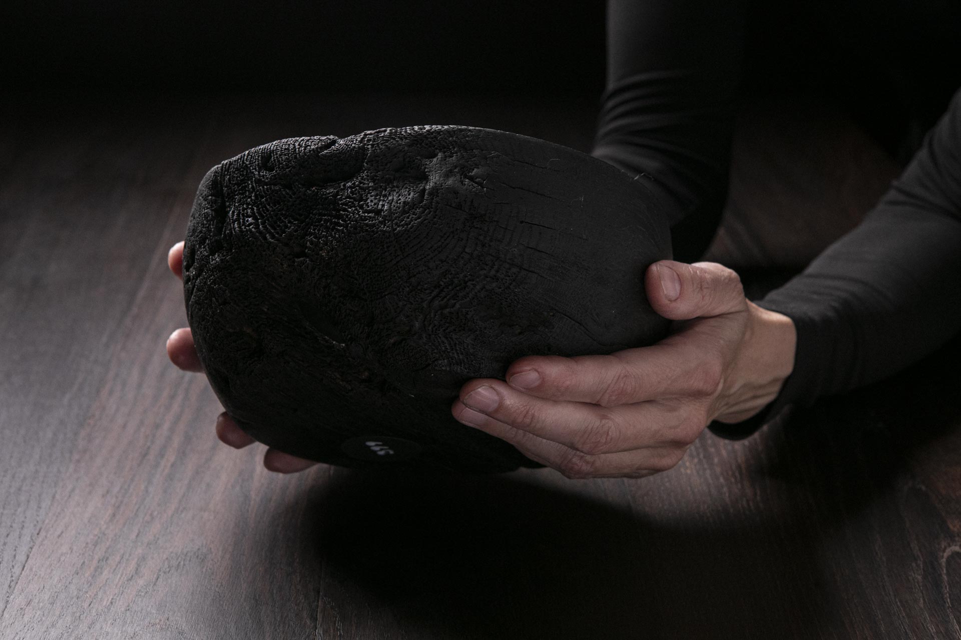 Raven Black Deep Bowl A08J27 - Image 3