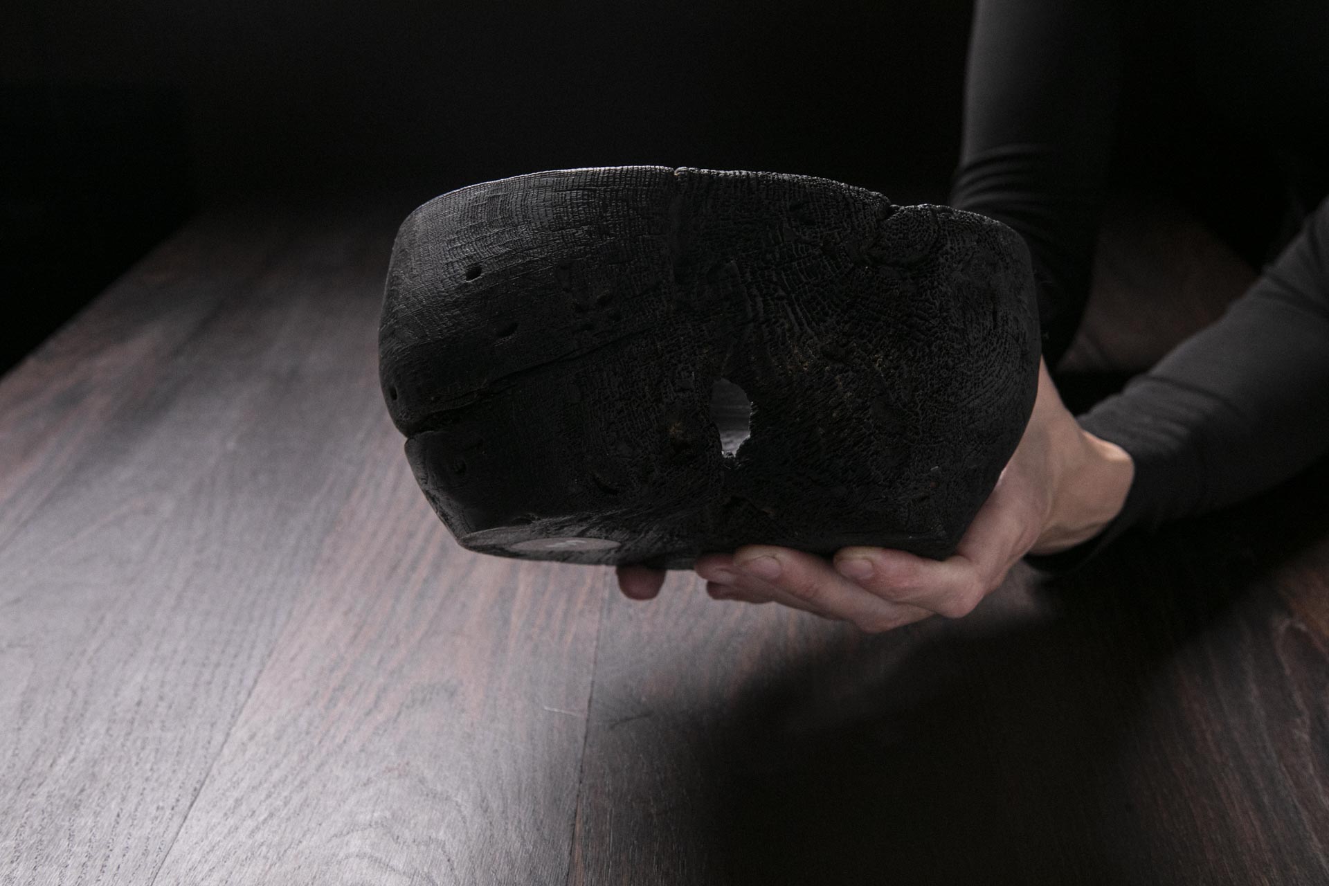 Raven Black Deep Bowl A08J27 - Image 4