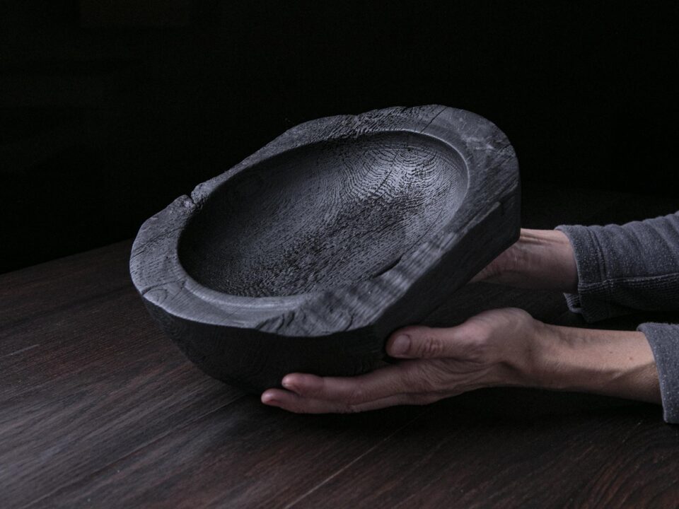 Raven Black Platter A10R56