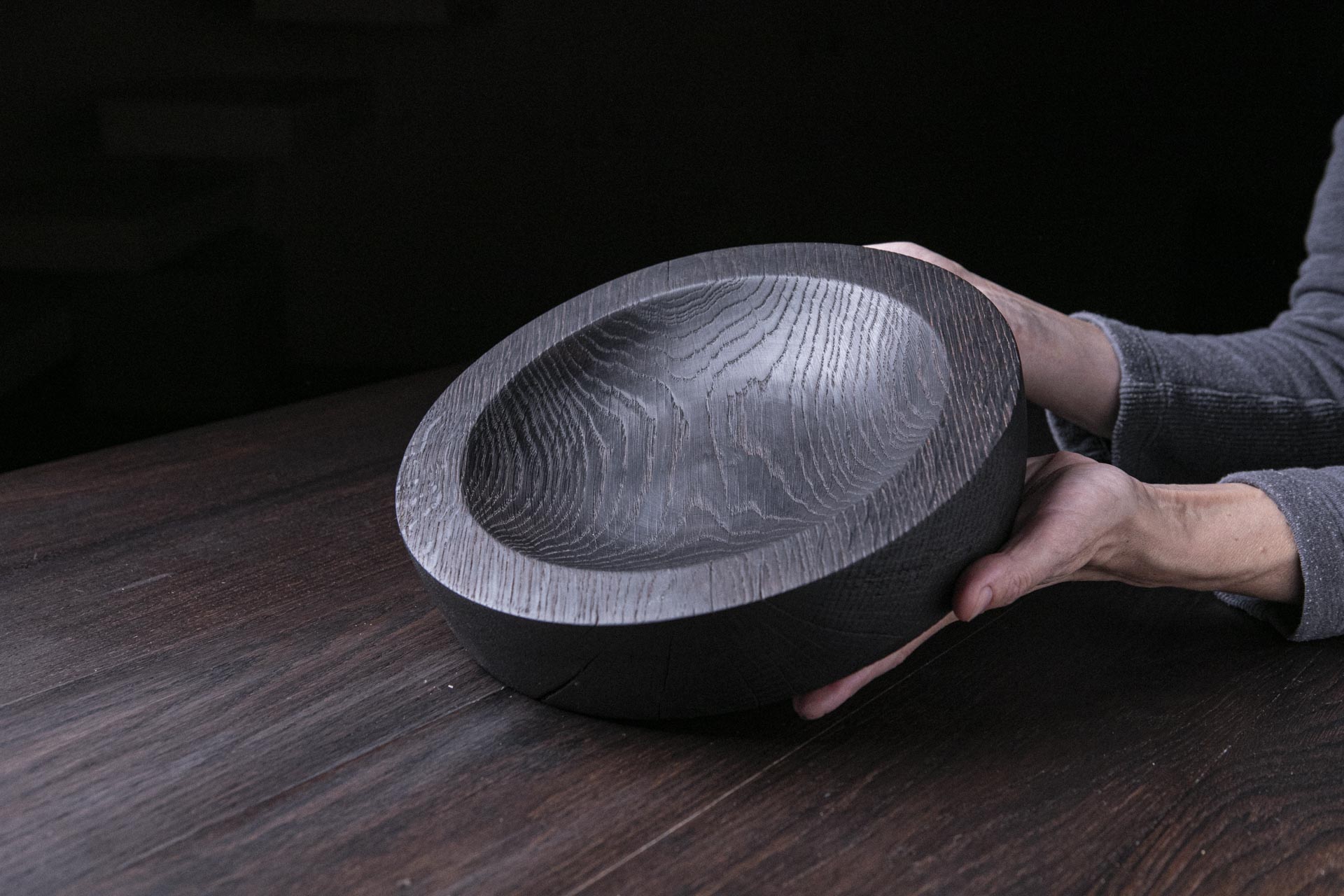 Raven Black Platter A10J51